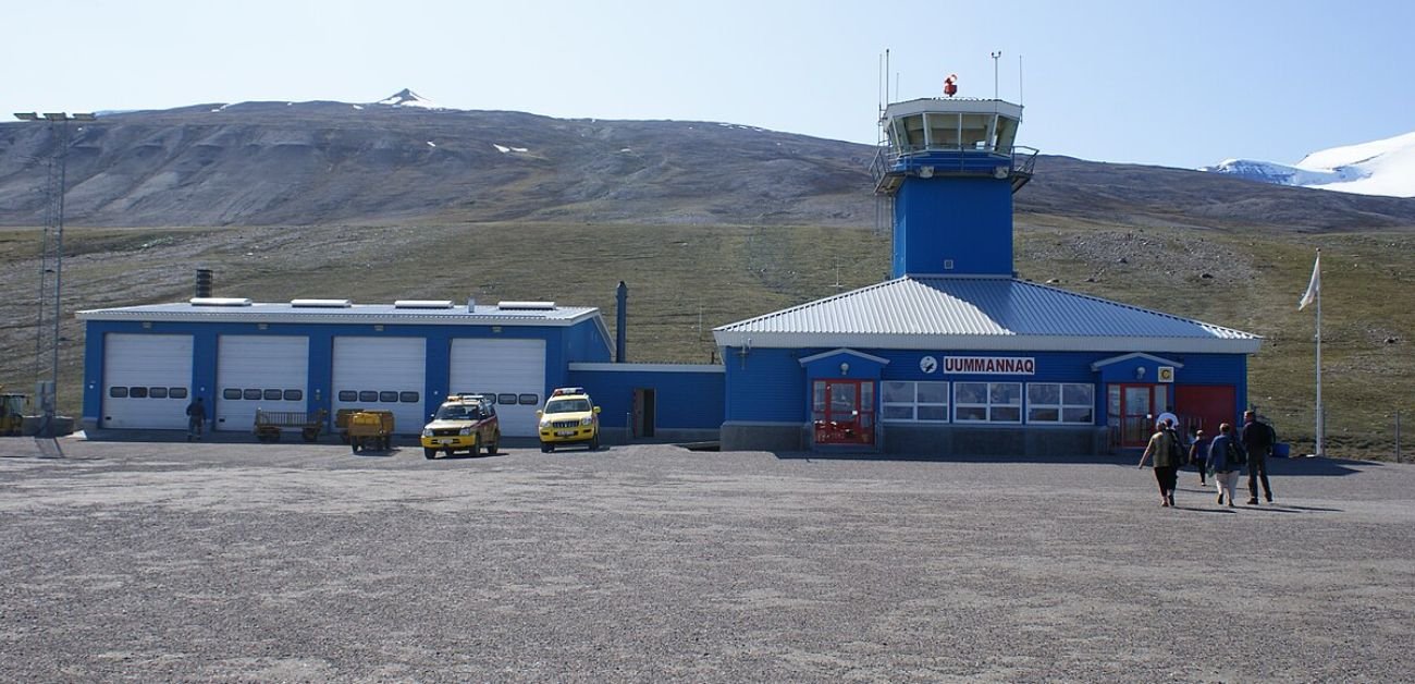 Qaarsut Airport